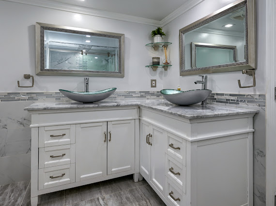 After tub & vanity bathroom remodel in an Orlando bathroom